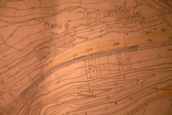 Hrušně na Rokytce: Na mapách Státního statku je modře vyznačen bývalý sad. Je tam patrné, jak daleko sahala výsadba.