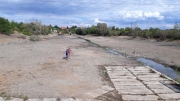 Odbahnění Olšanského rybníka je dokončeno a začíná oprava