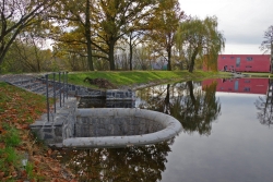 Ukázka kamenného přelivu - rybník Sukov