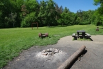 Piknikové místo (veřejné ohniště) Hostivař – parkoviště u přehrady